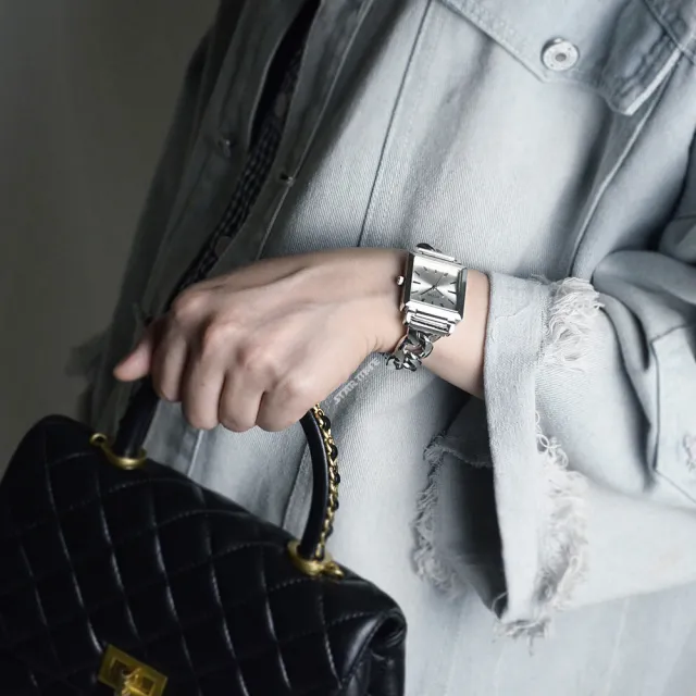 ساعة جيس للنساء W1029L1