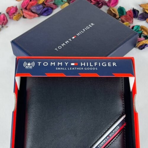 محفظة من تومي هيلفيغر للرجال جلد