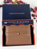 محفظة من تومي هيلفيغر للرجال جلد