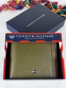محفظة من تومي هيلفيغر للرجال جلد