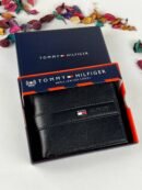 محفظة من تومي هيلفيغر للرجال جلد