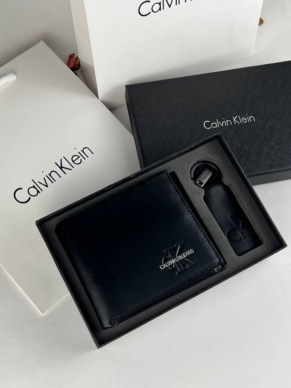 محفظة ومادليه كالفن كلاين للرجال