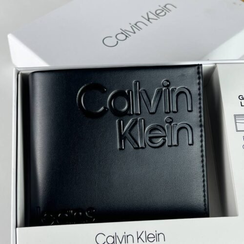محفظة من كالفن كلاين للرجال جلد أسود