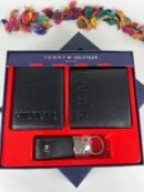 طقم مكون من محفظه وكراته وماداليه تومي هيلفيغر للرجال