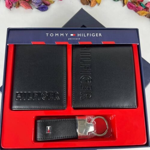 طقم مكون من محفظه وكراته وماداليه تومي هيلفيغر للرجال