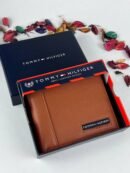محفظة من تومي هيلفيغر للرجال جلد