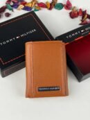محفظة من تومي هيلفيغر للرجال جلد