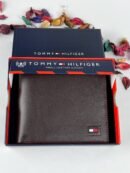 محفظة من تومي هيلفيغر للرجال جلد