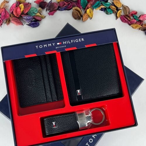 طقم مكون من محفظه وكراته وماداليه تومي هيلفيغر للرجال