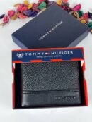 محفظة من تومي هيلفيغر للرجال جلد