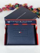 محفظة من تومي هيلفيغر للرجال جلد