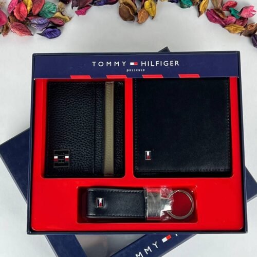 طقم مكون من محفظه وكراته وماداليه تومي هيلفيغر للرجال