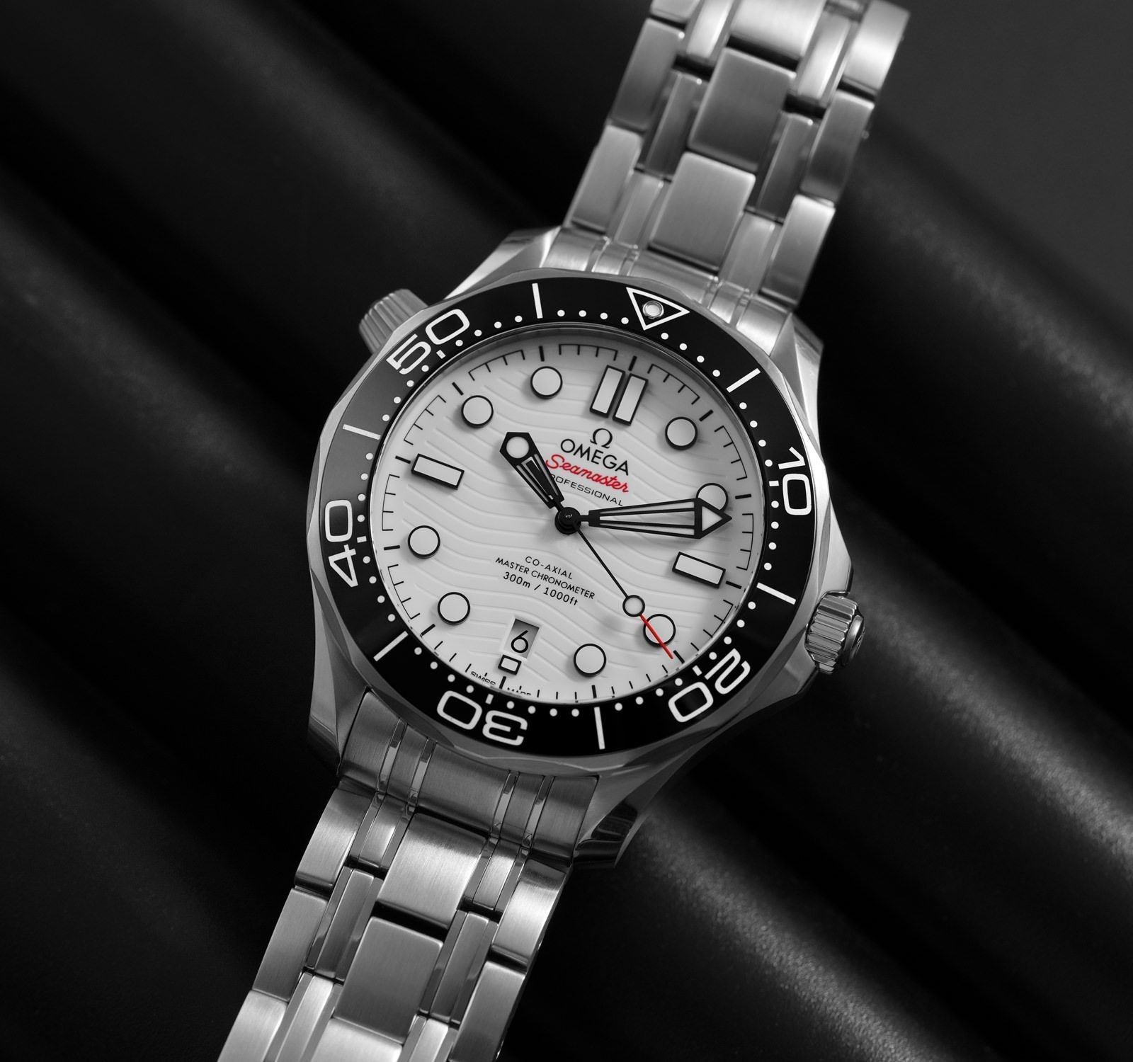 OMEGA Seamaster Diver 300M Co-Axial Master Chronometer 42mm watch - الصورة 12