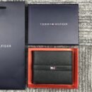 محفظة تومي هيلفيغر رجالي اسود